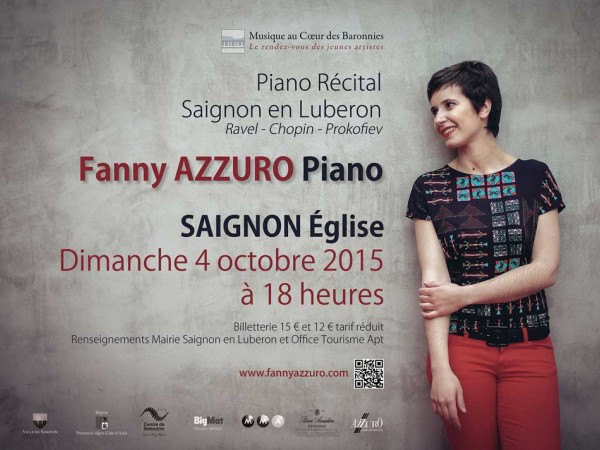 Fanny Azzuro à l'église de Saignon